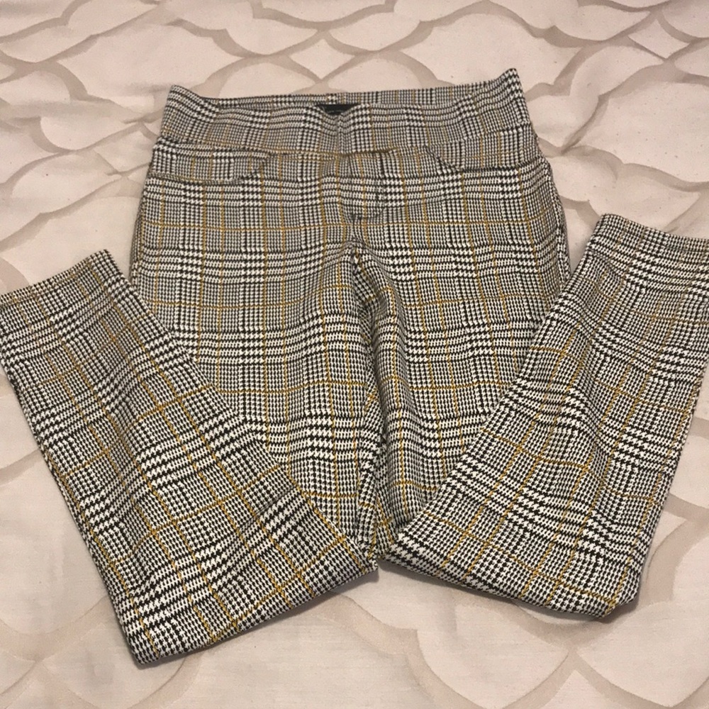Skinny Pants Size:M, New & ready for your closet.